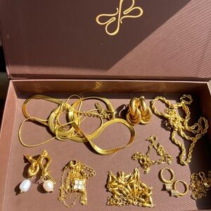 Beautiful Earth Boutique Jewelry⭐️- Necklace, Earrings, and Bracelets!